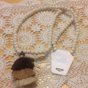 Tassel necklace with wood beads chain